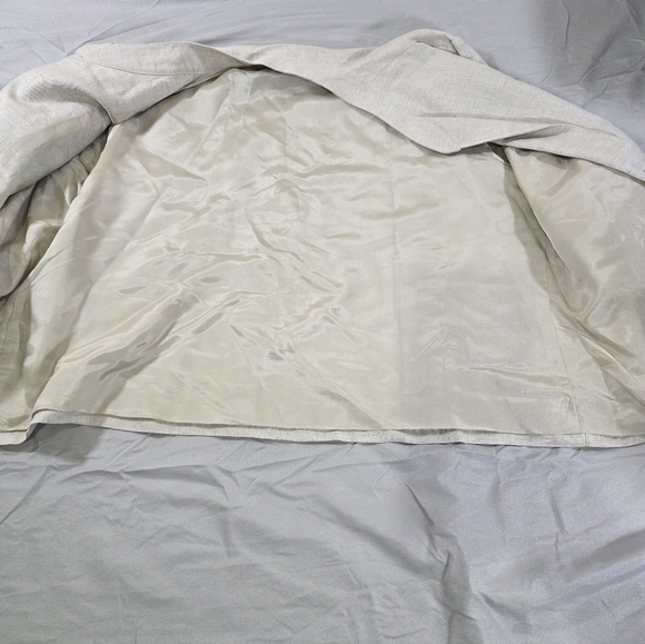 Mercer & Madison Cream Floral Embroidered Linen Blazer - Picture 3 of 8